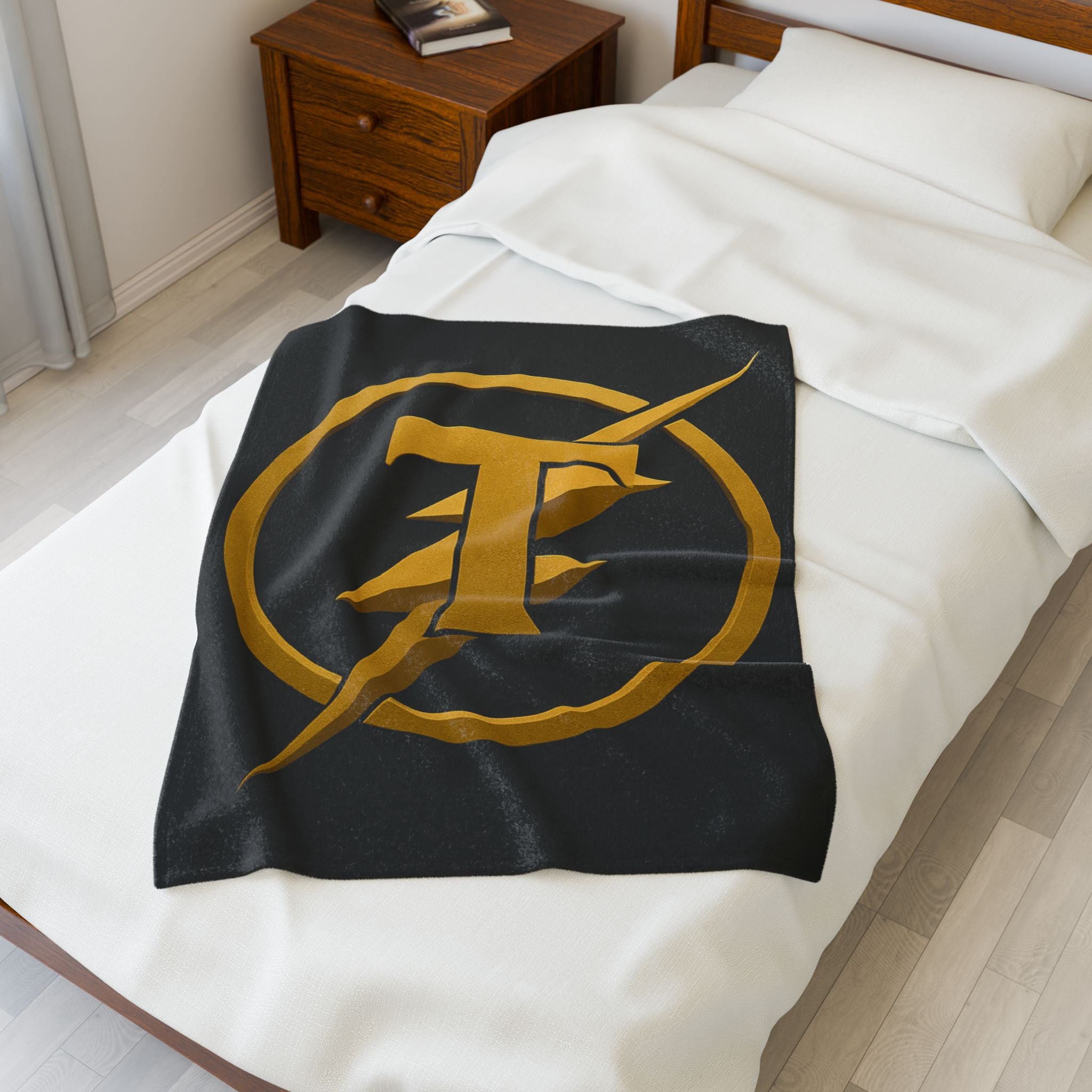 Cozy Velveteen Plush Blanket with Bold Golden Design, Soft Throw for Home Decor, Gift for Fans, ideal for Cozy Nights and [...]