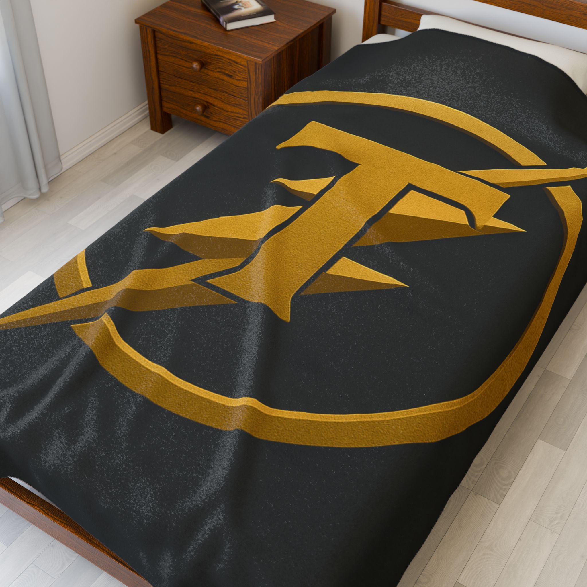 Cozy Velveteen Plush Blanket with Bold Golden Design, Soft Throw for Home Decor, Gift for Fans, ideal for Cozy Nights and [...]